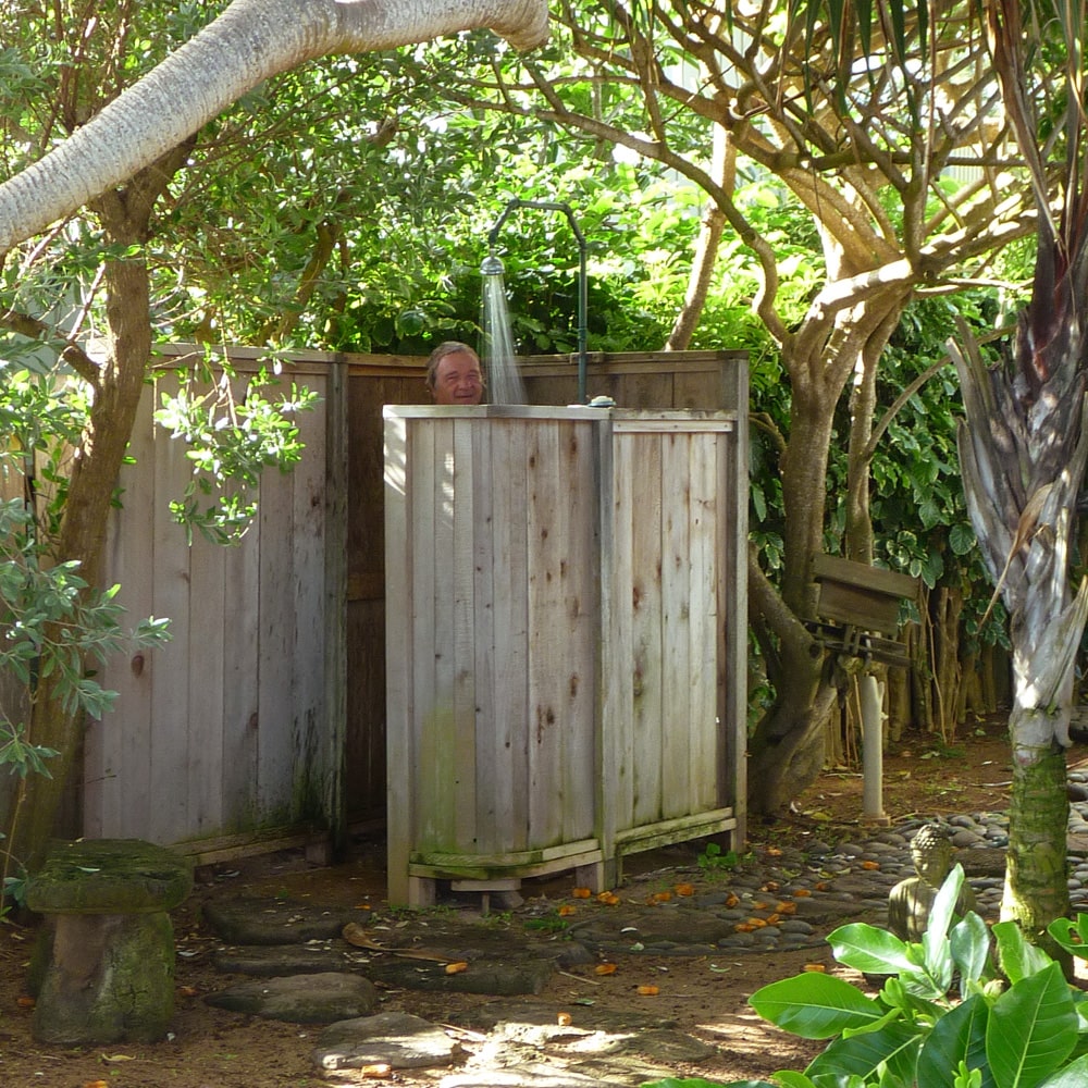 Tilo in unserer Dschungel-Dusche